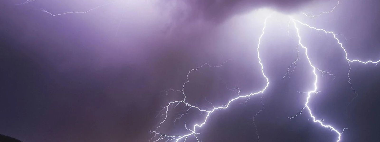Strong Lightning Warnings Issued for Several Areas Amid Rainfall