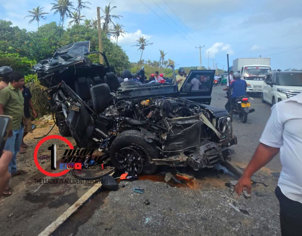 Defender wrecked in fatal Matara crash; one killed, six injured
