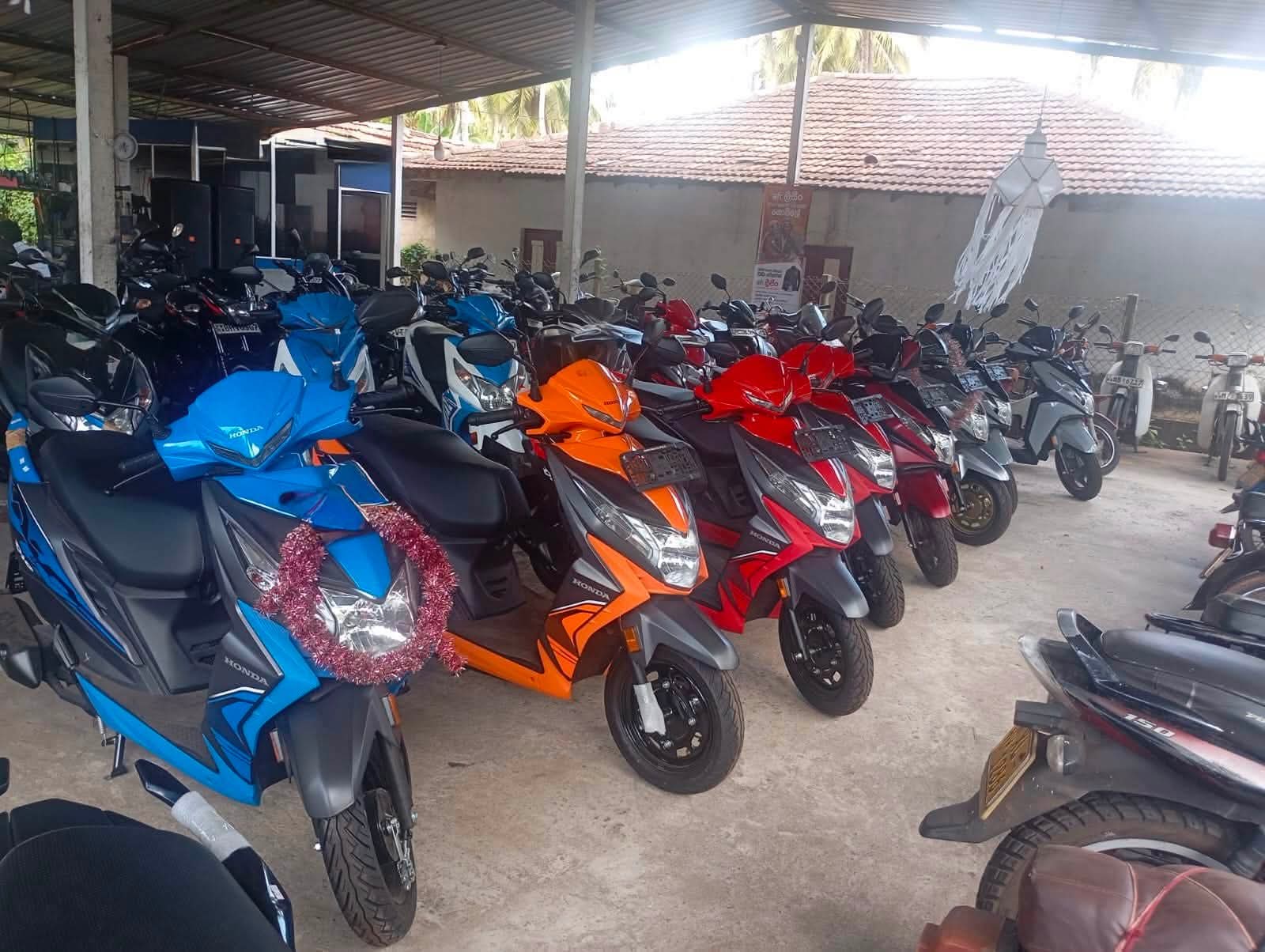 3 motorcycle dealers fined over prices & sales above authorised agent rate