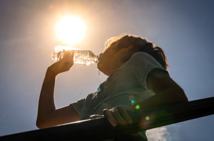 Heat alert issued for 10 districts