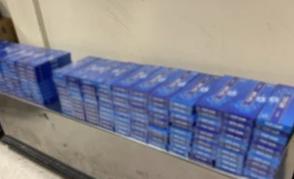 Passenger arrested with Rs. 6 million worth of illegal cigarettes