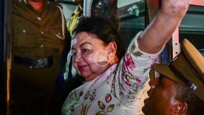 Remanded former First Lady Shiranthi Rajapaksa taken to prison