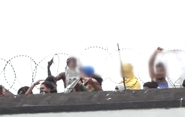 Police use tear gas as inmates stage rooftop protest at Pallansena Prison